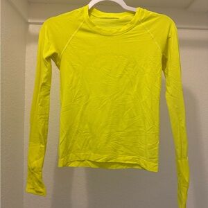 Swiftly Tech Long-Sleeve Shirt 2.0
Waist Length